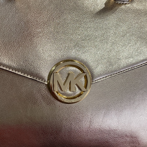 π Michael Kors gold leather large top satchel bag gorgeous π - Picture 5 of 17